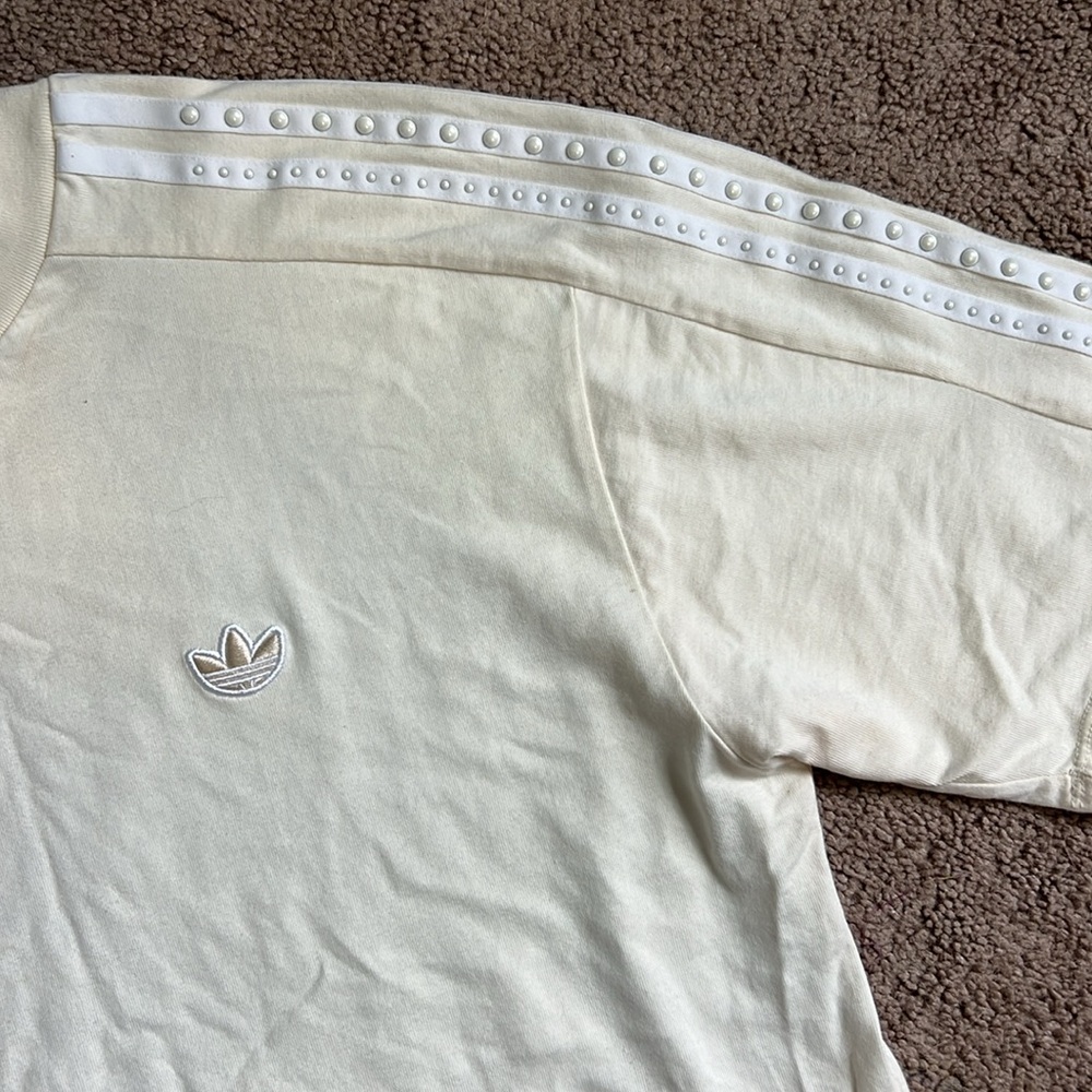 Oversized women’s adidas t shirt